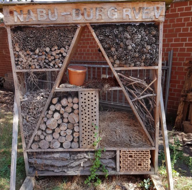 insektenhotel_(2).jpg